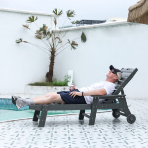 Lounge Chair Outdoor with Wood Texture,Oversized Chaise Lounge Chair with 5 Positions, HDPE, Patio Lounge Chair with Wheels & Cup Holder for Pool, Deck, Poolside, Grey
